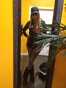 Hat-nike, sweatshirt-VS, leggings-ross, boots-mk